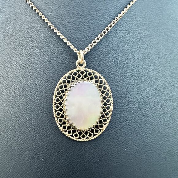 Vintage MOP Pendant Necklace Gold-Tone Victorian Revival Midcentury Latticework - Picture 3 of 6